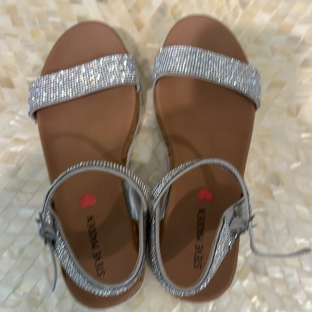 Steve Madden stone studded sandals big girls size 4